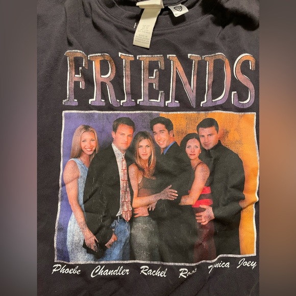 FRIENDS oversized t-shirt from H&M - Picture 3 of 6